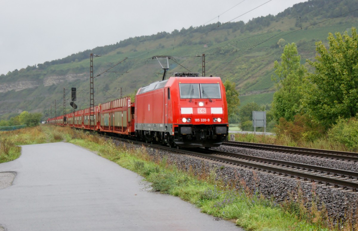 185 320-9 mit einen Leeren Autozug am 18.09.13.