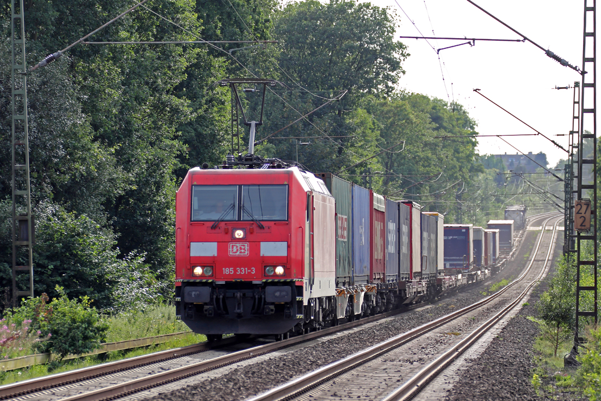 185 331-3 am BÜ KM27,298 auf der Hamm-Osterfelder Strecke in Recklinghausen 26.8.2015