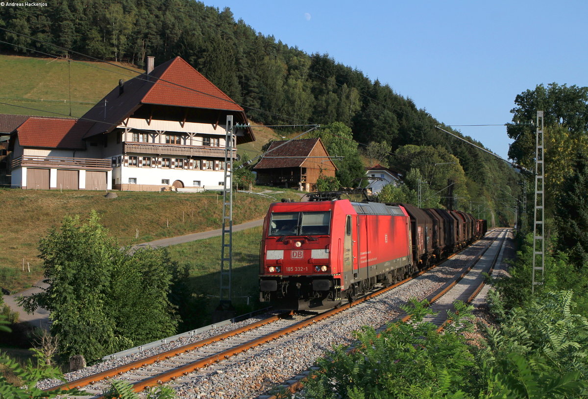 185 332-1 mit dem EK 68244 (Villingen(Schwarzw)-Offenburg Gbf) bei Gutach 20.8.18