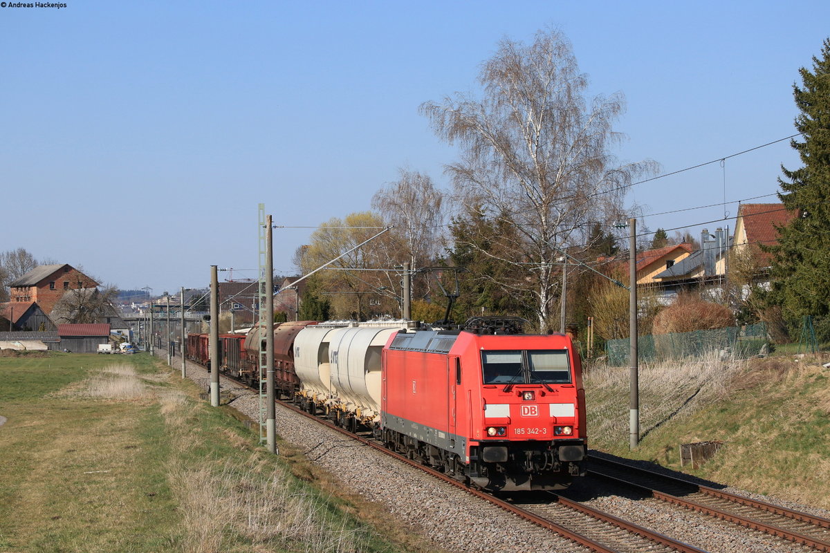 185 342-3 mit dem EZ 68389 (Offenburg Gbf-Singen(Htw)) bei Klengen 7.4.20