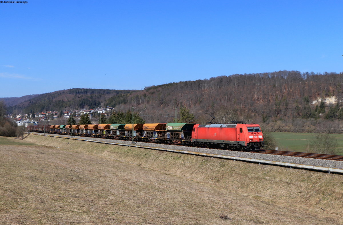 185 362-1 mit dem EZ 52098 (Villingen(Schwarzw)-Kornwestheim Rbf) bei Immendingen 24.3.21