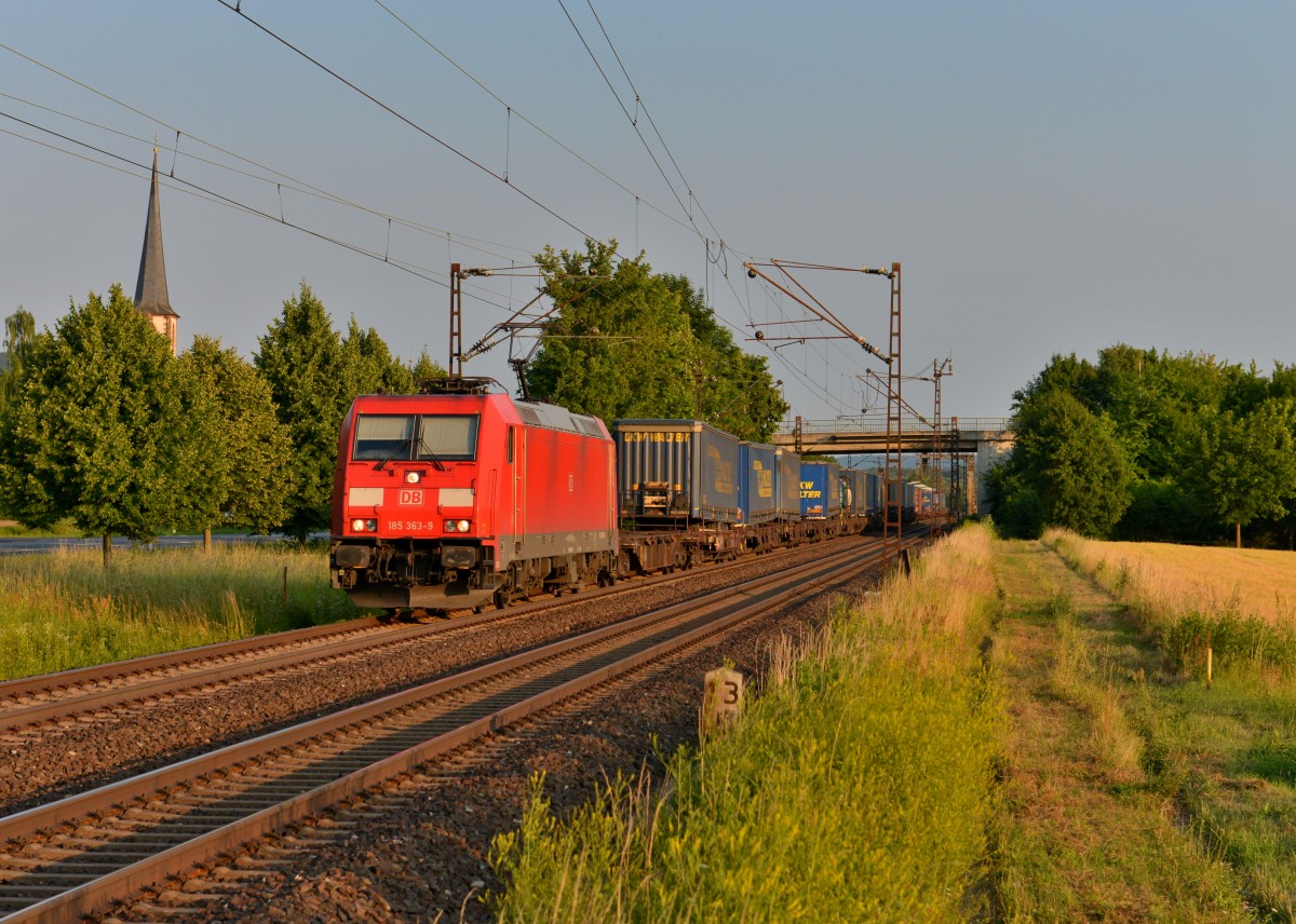 185 363 mit einem KLV am 06.07.2013 bei Thüngersheim. 