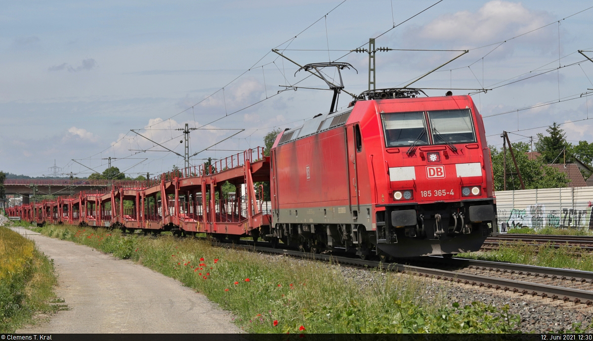 185 365-4 unterwegs mit leeren Autotransportwagen in Tamm Richtung Kornwestheim.

🧰 DB Cargo
🚩 Bahnstrecke Stuttgart–Würzburg (Frankenbahn | KBS 780)
🕓 12.6.2021 | 12:30 Uhr