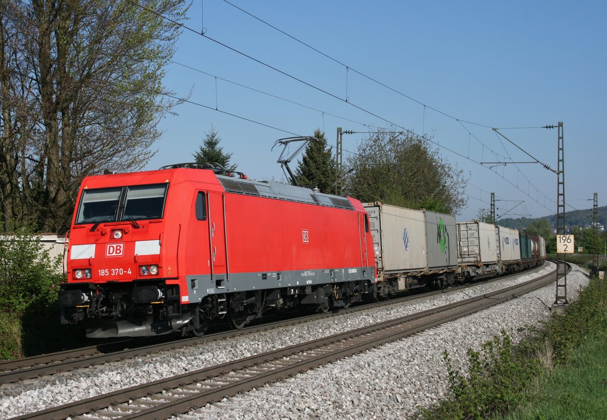 185 370 mit KT 43679 (Geleen-Lutterade–Gallarate) am 20.04.2017 in Kollmarsreute
