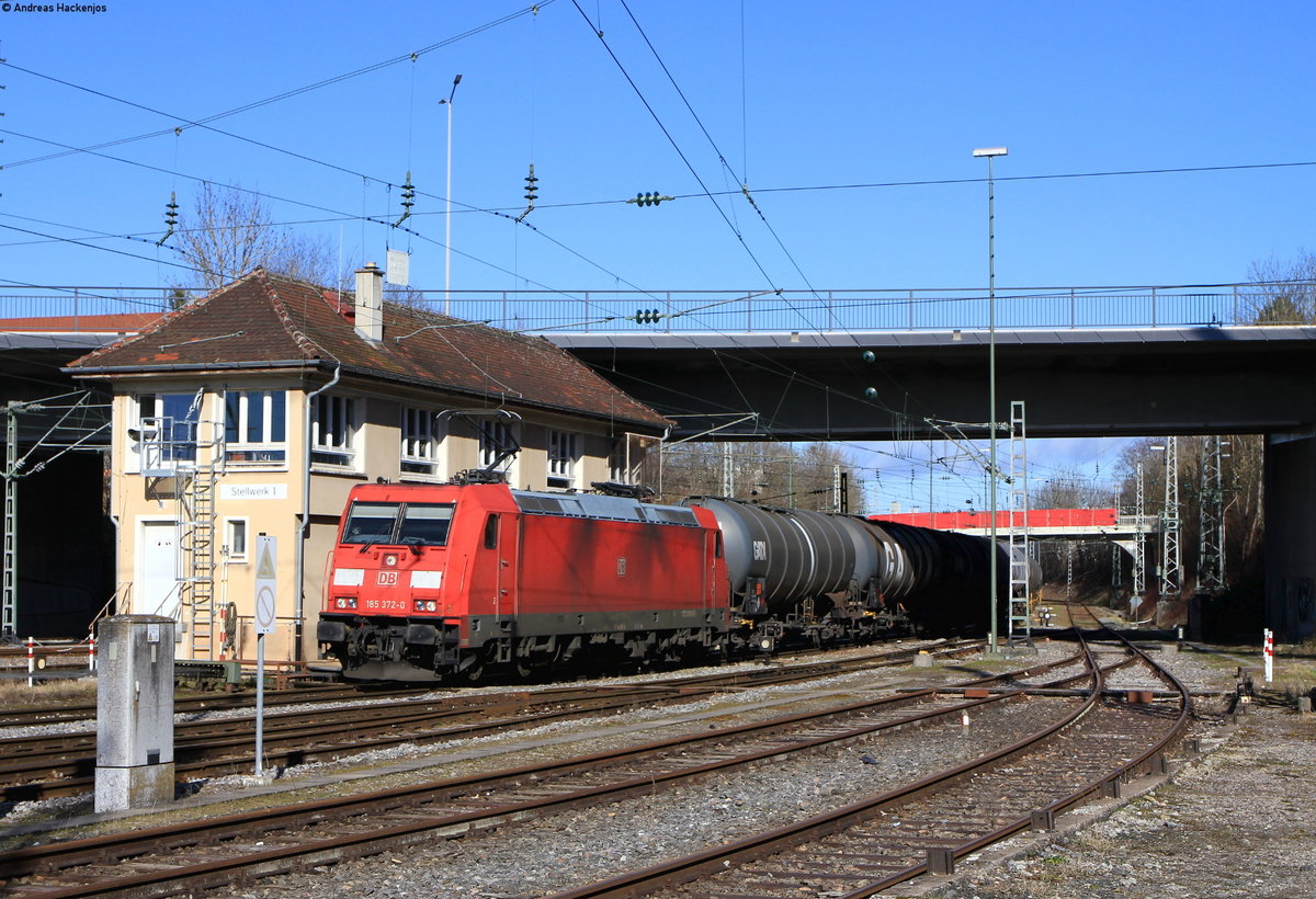 185 372-0 mit dem GC 60244 (Hausach-Rammelswiesen) in Villingen 13.3.20