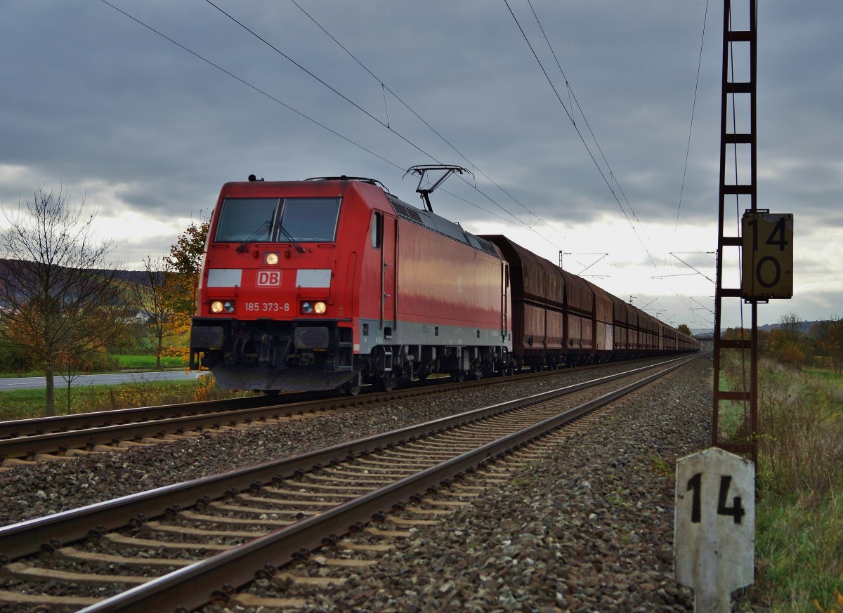 185 373-8 am 24.10.13 bei Th�ngersheim mit einen leeren Kohlezug.