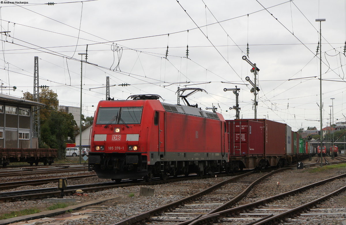 185 376-1 mit dem KT 46644 (Basel Bad Rbf-Maschen Rbf) bei der Ausfahrt Villingen 8.9.17