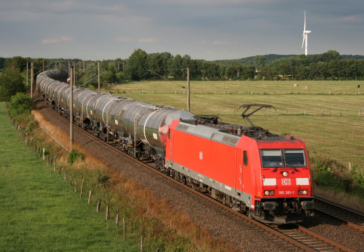 185 381 mit XP 61076 (Hamburg Hohe Schaar–Salzbergen) am 31.07.2013 zwischen Maschen Rbf und Jesteburg