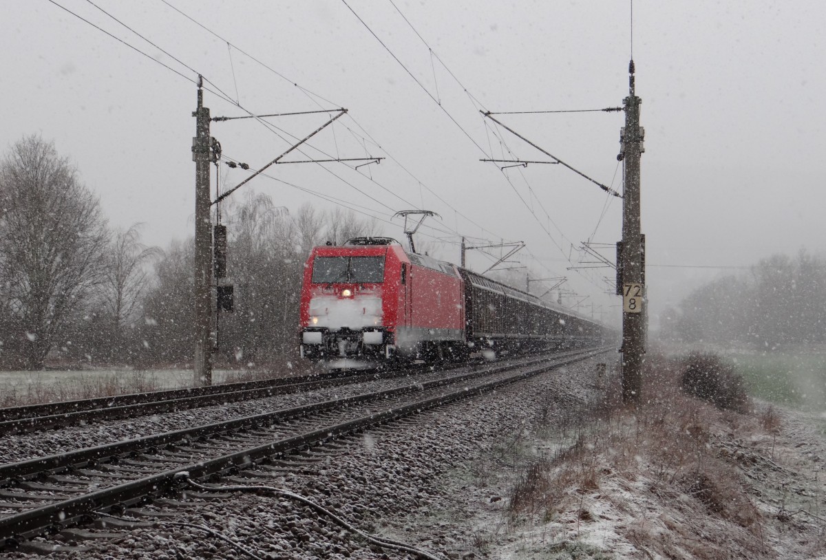 185 384-5 fährt am 02.04.15 durch Remschütz.