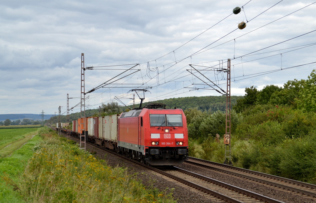 185 384 mit einem recht kurzen KT am 17.08.2014 bei Nörten-Hardenberg.