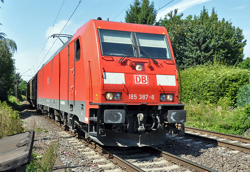 185 387-8 mit gem. Gterzug durch Bonn-Beuel - 21.08.2013
