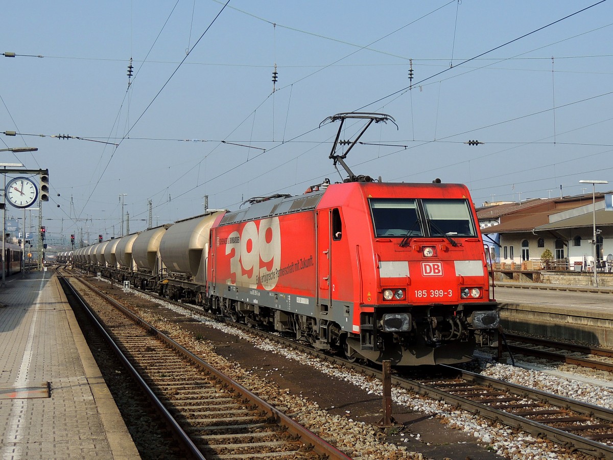 185 399-3 399Schenker&Bomardier, zieht einen Uacns-Zug durch Passau-Hbf. in Richtung Österreich; 140308