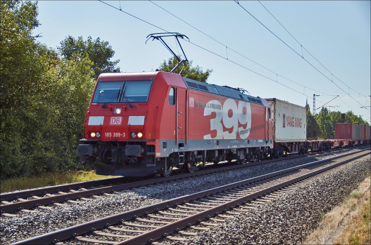 185 399-3 ist am 25.07.2018 mit einen Containerzug in Richtung Norden unterwegs,gesehen bei Thüngersheim.