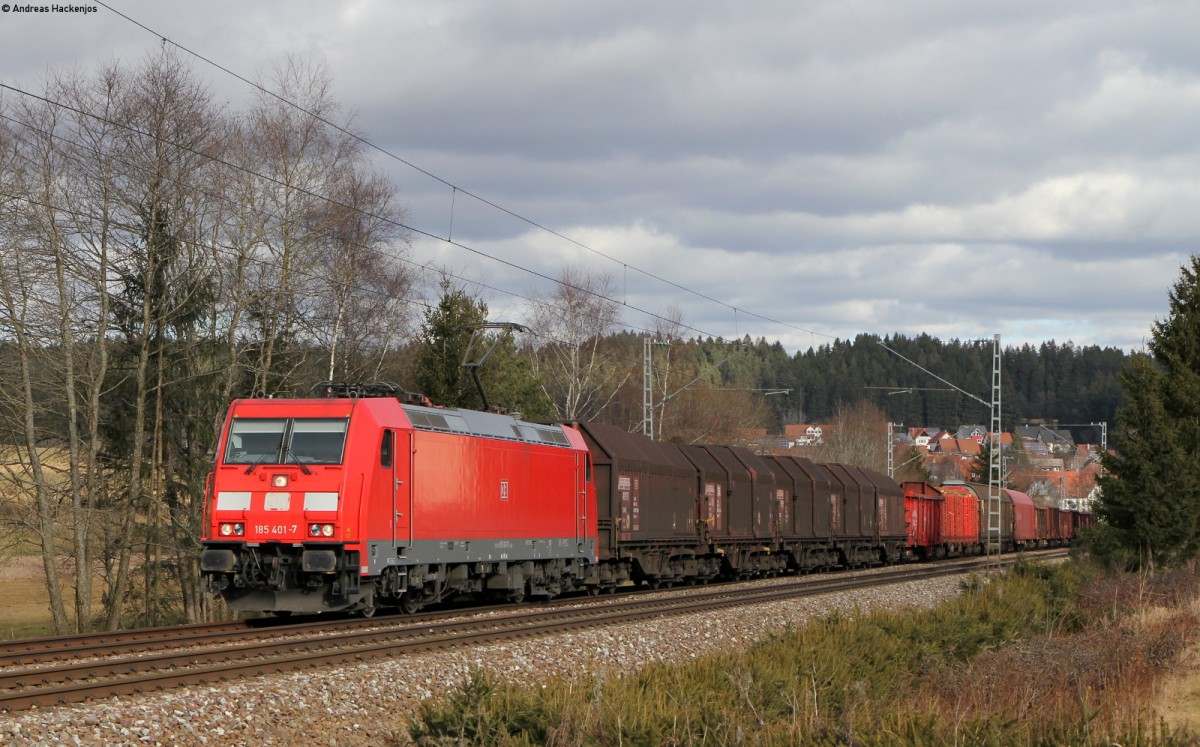 185 401-7 mit dem EK 55834 (Villingen(Schwarzw)-Offenburg Gbf) bei St.Georgen 17.2.14