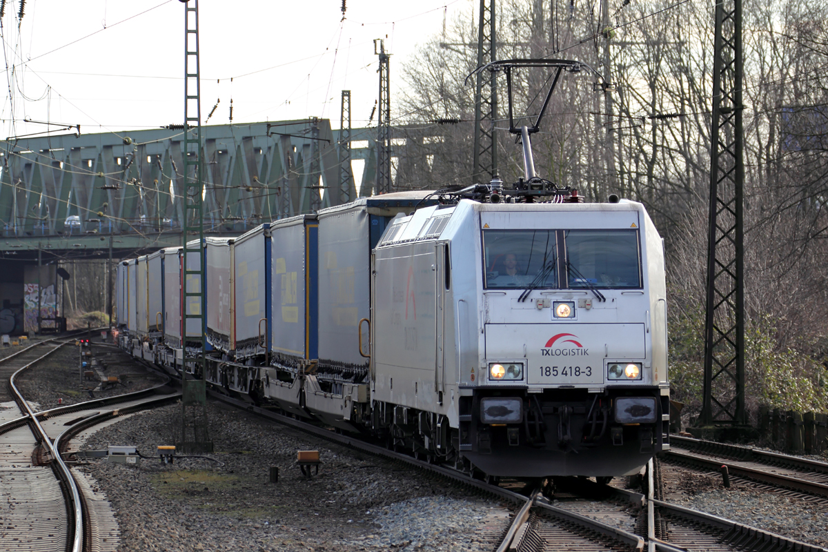 185 418-3 durchfährt Recklinghausen-Süd 28.2.2015