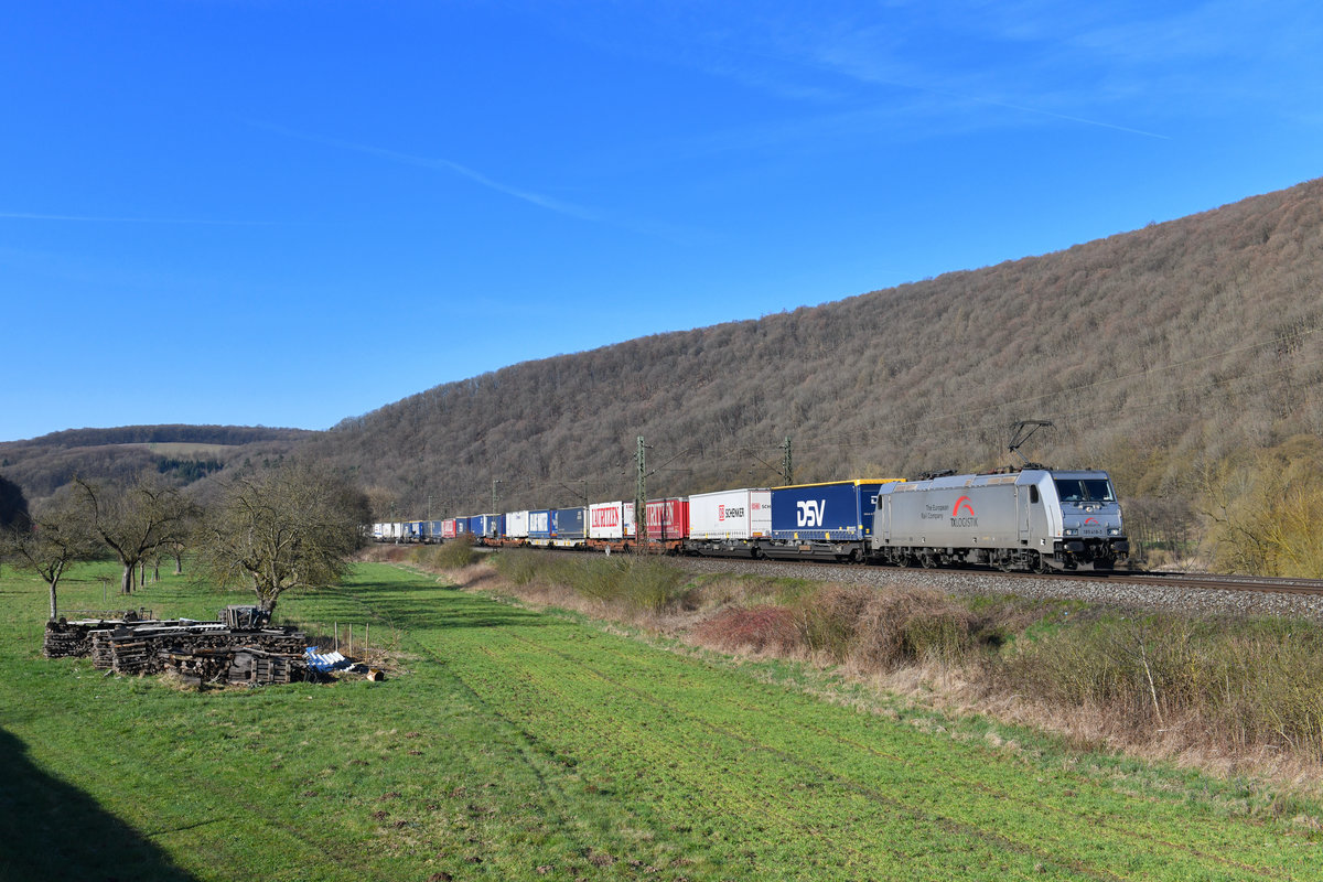 185 418 mit DGS 40566 am 07.04.2018 bei Wernfeld. 