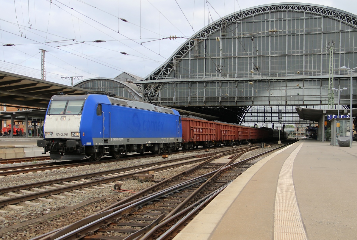 185 501-4 (185-CL 001) mit Kohlezug in Richtung Norden. Aufgenommen in Bremen Hauptbahnhof am 19.06.2014.