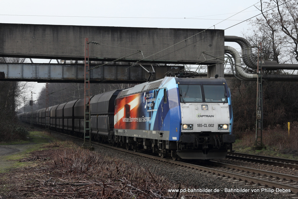185 502-2 (Captrain) mit einem Kohlezug in Bottrop Welheim, 25. Januar 2014