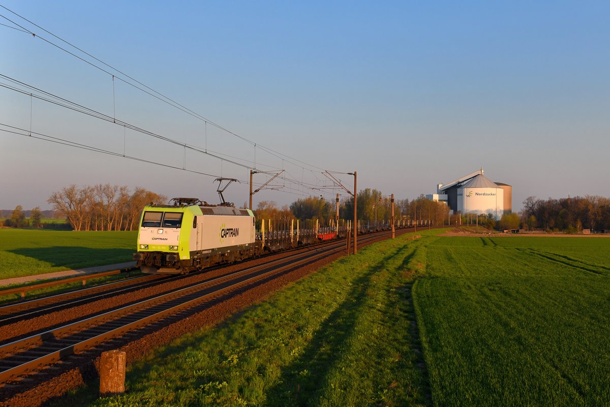 185 503 mit einem Stahlzug am 17.04.2019 bei Wierthe. 