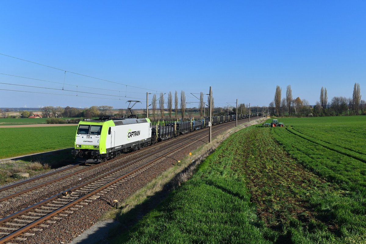 185 503 mit einem Stahlzug am 17.04.2019 bei Eilsleben.