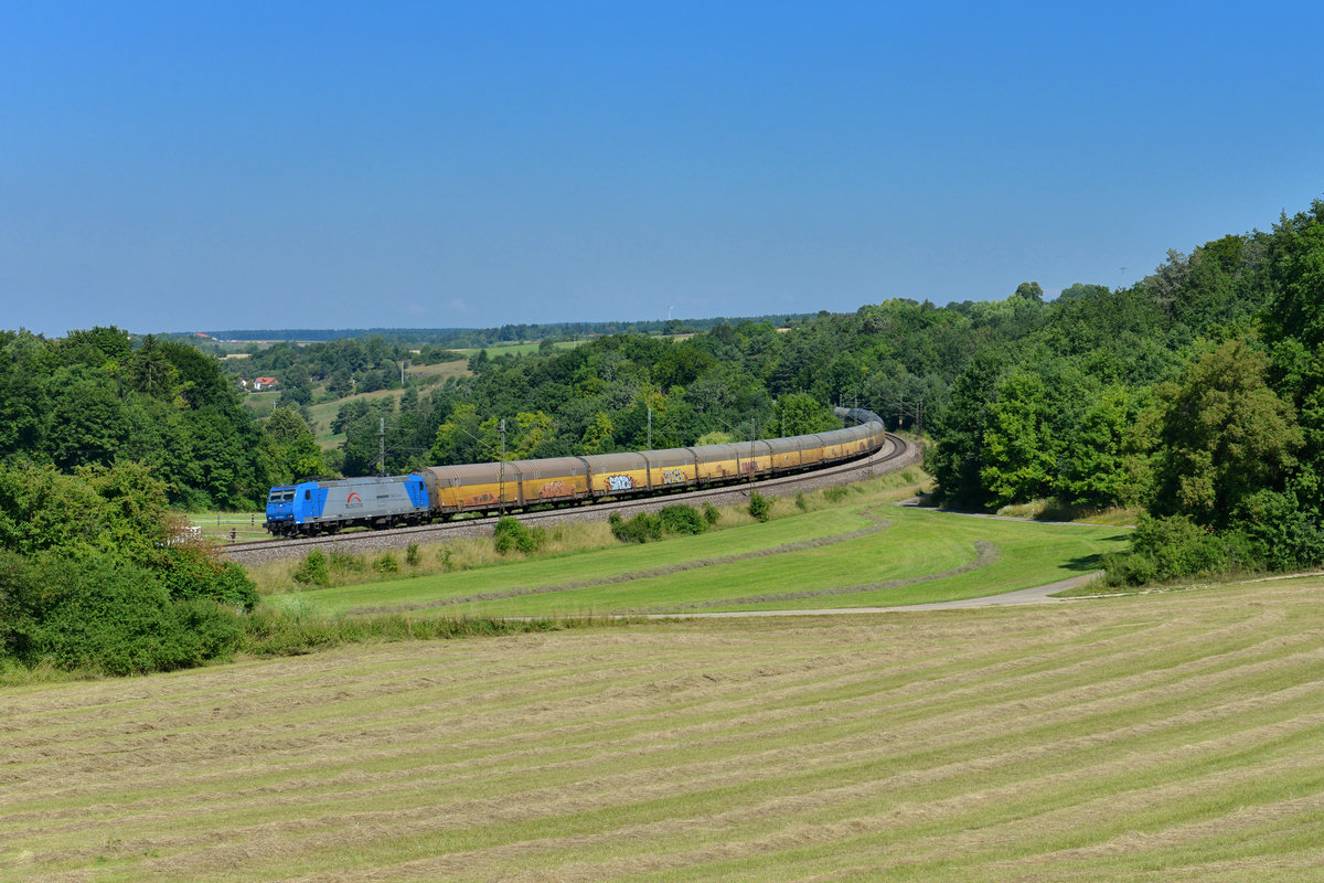 185 513 mit einem ARS Altmann am 18.07.2014 bei Edlhausen.