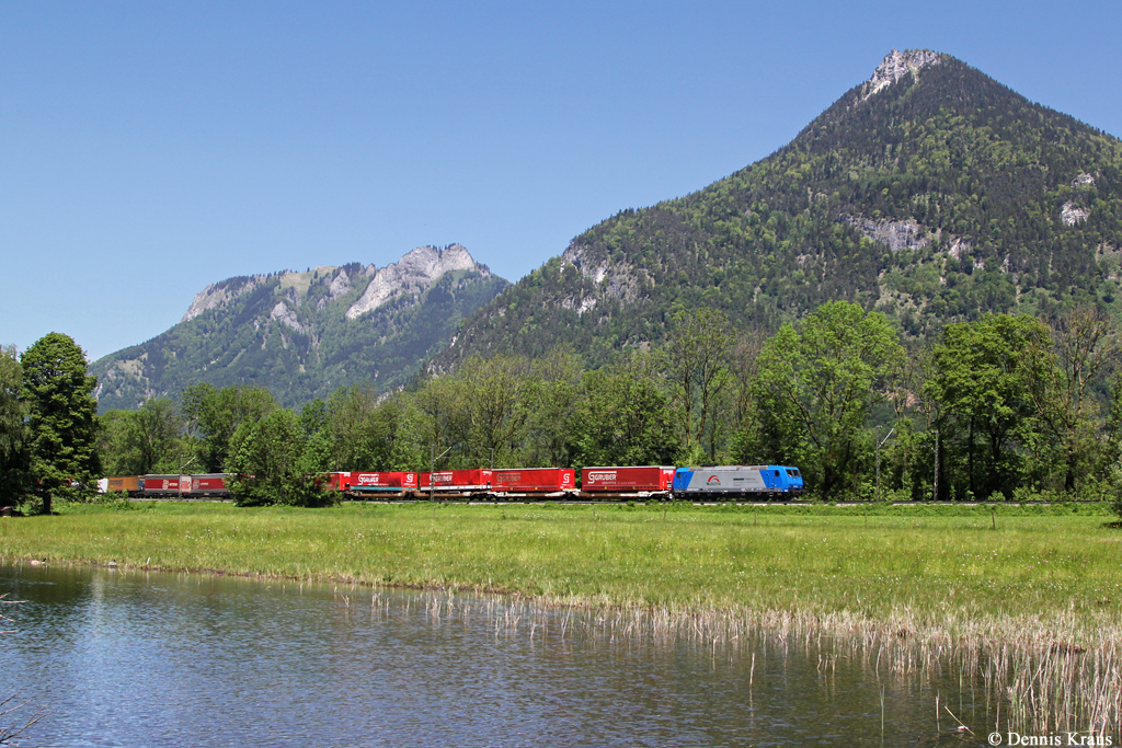 185 513 mit KLV Zug am 21.05.2014 bei Niederaudorf.