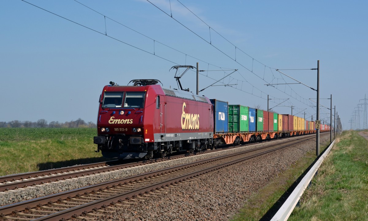 185 513 zog am 15.04.15 einen Containerzug durch Braschwitz Richtung Halle(S).