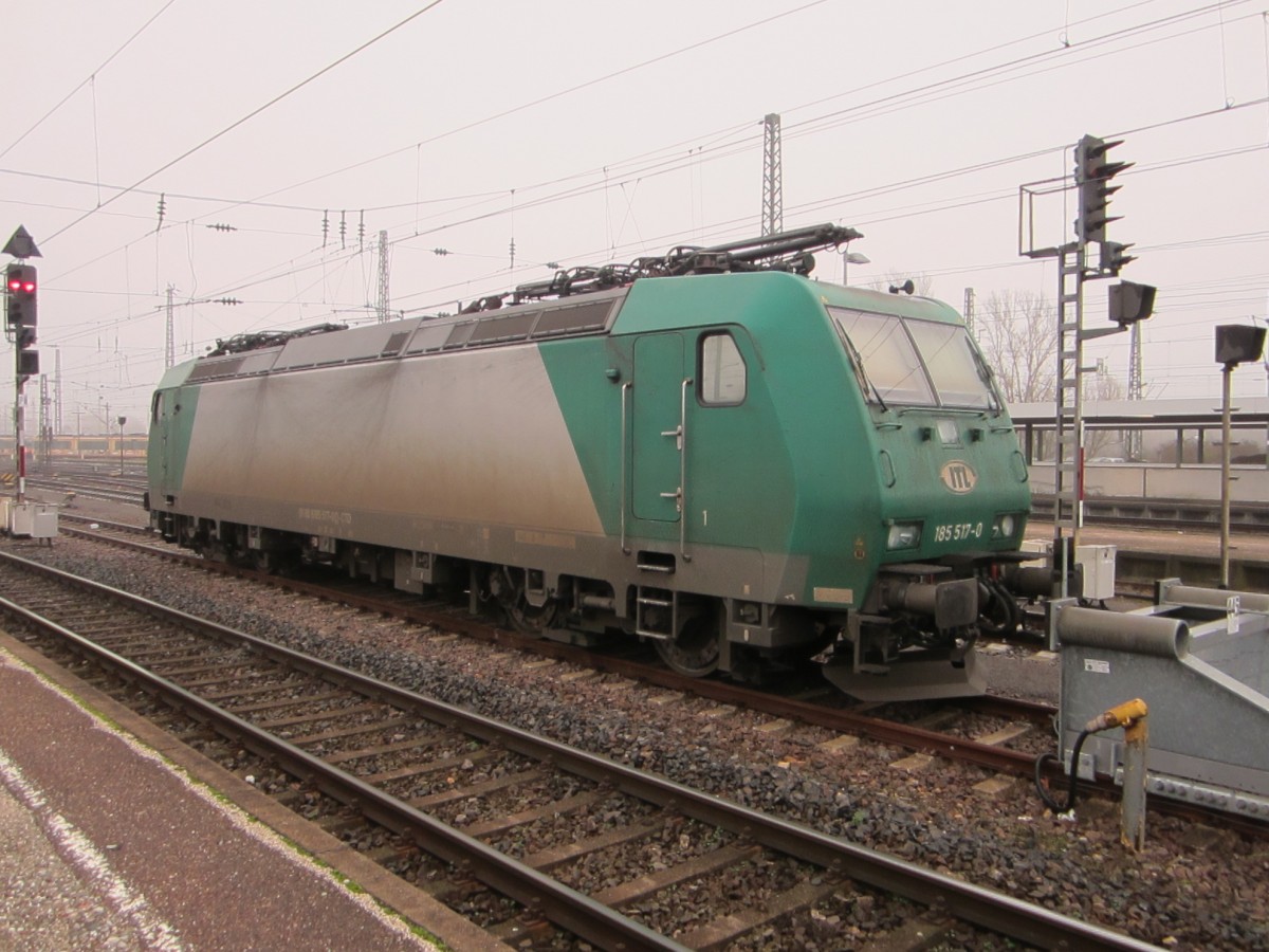 185 517 der ITL abgestellt in Karlsruhe. /Januar 2014