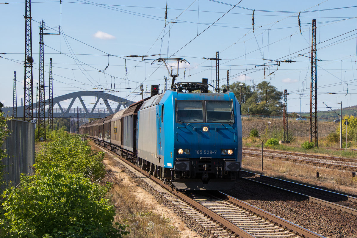 185 528-7 ist am 15. September 2018 in Naumburg unterwegs.