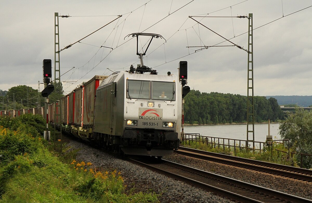 185 531 mit einem KLV nahe Königsbach bei Koblenz am 19.08.2021