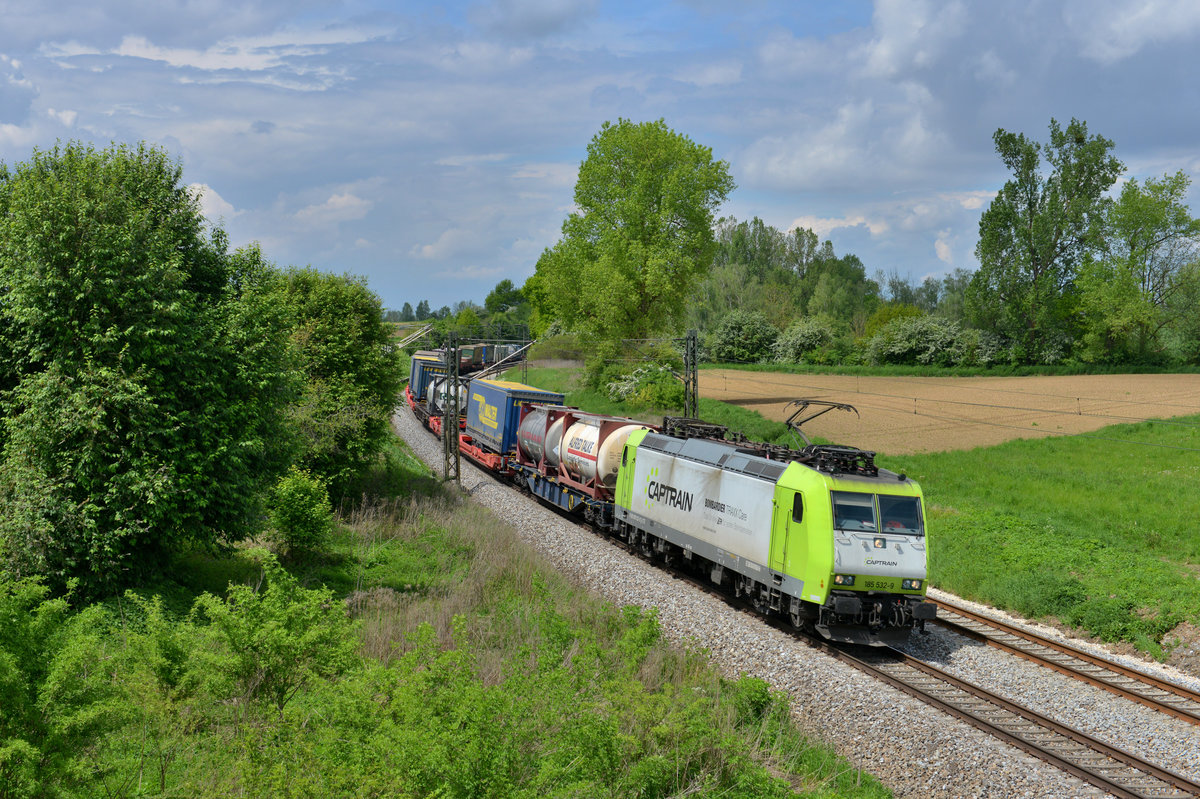 185 532 mit DGS 42921 am 13.05.2017 bei Langenisarhofen. 