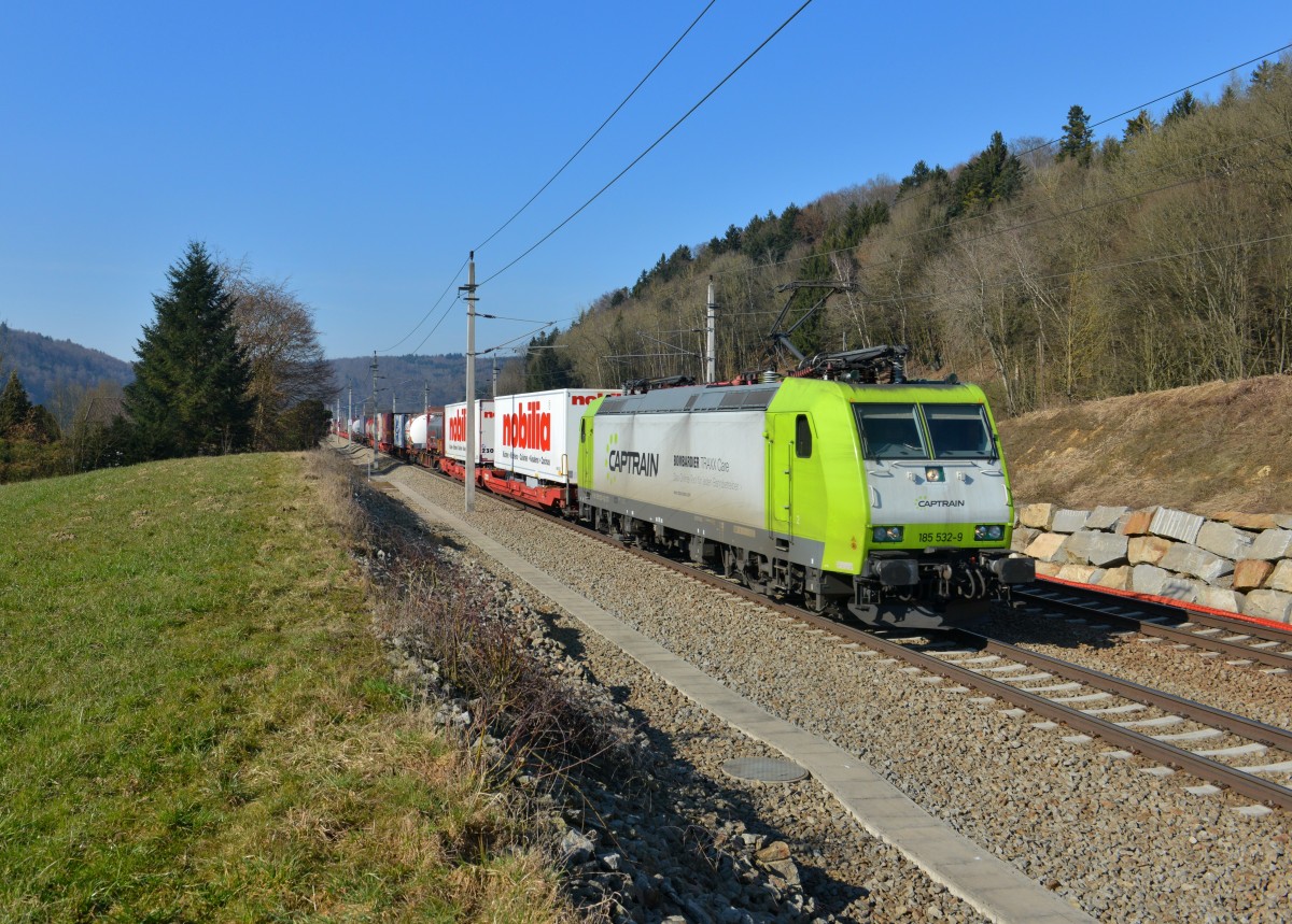 185 532 mit DGS 43921 am 10.03.2015 bei Wernstein am Inn. 