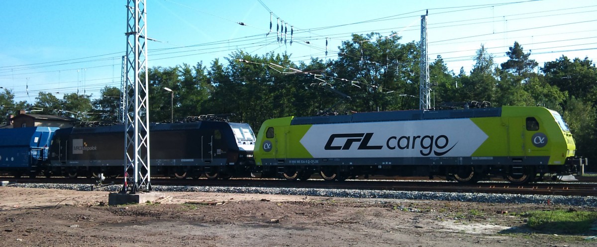 185 534-5 in Hosena Richtung Ruhland (vorn links stand  das Stellwerk W3  ) Aufgenommen 17.09.2012.