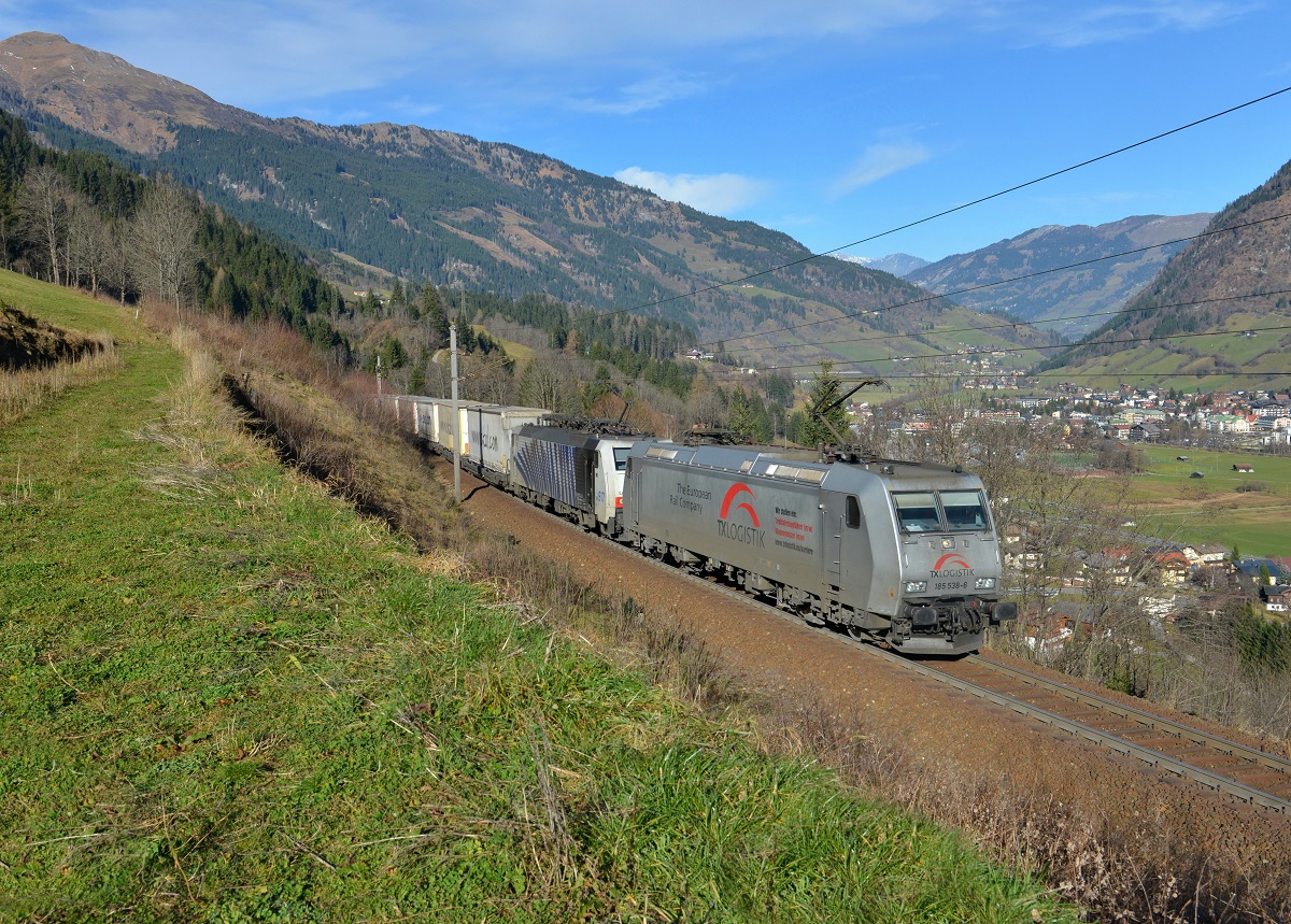 185 538 + 189 917 mit TEC 41853 am 29.11.2014 bei Angertal. 