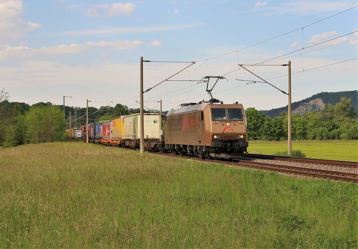 185 538 (TX Logistik) fuhr am 03.06.21 mit einem KLV Zug durch Großeutersdorf Richtung Saalfeld. 