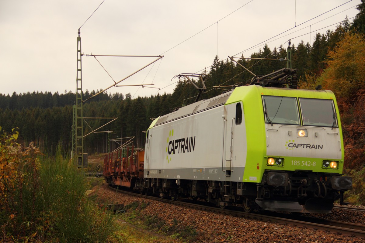 185 542-8 Captrain bei Steinbach im Frankenwald am 23.10.2015. 