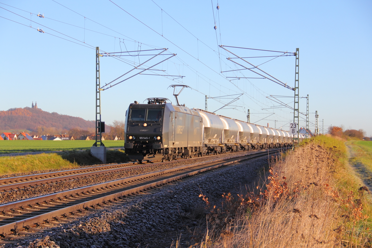 185 545-1 MRCE bei Bad Staffelstein am 25.11.2013.