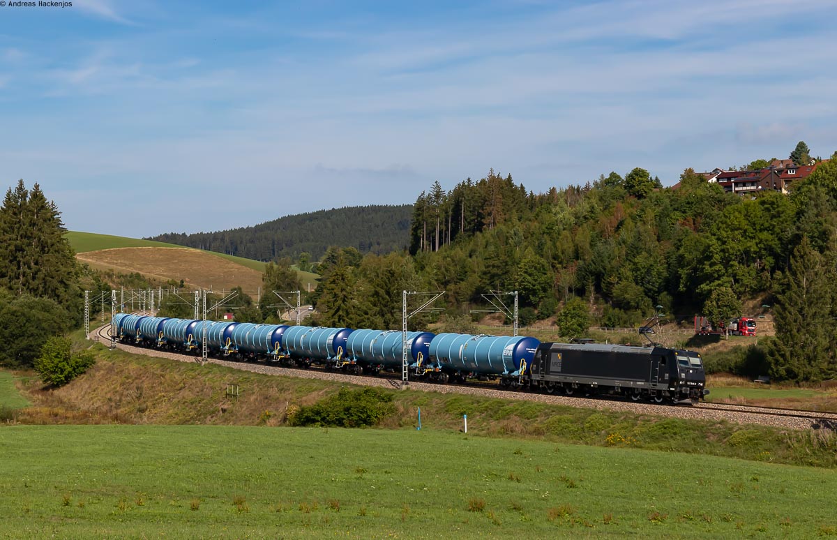 185 546-9 mit dem GAGC 60244 (Hausach - Rammelswiesen) bei St.Georgen 30.8.22