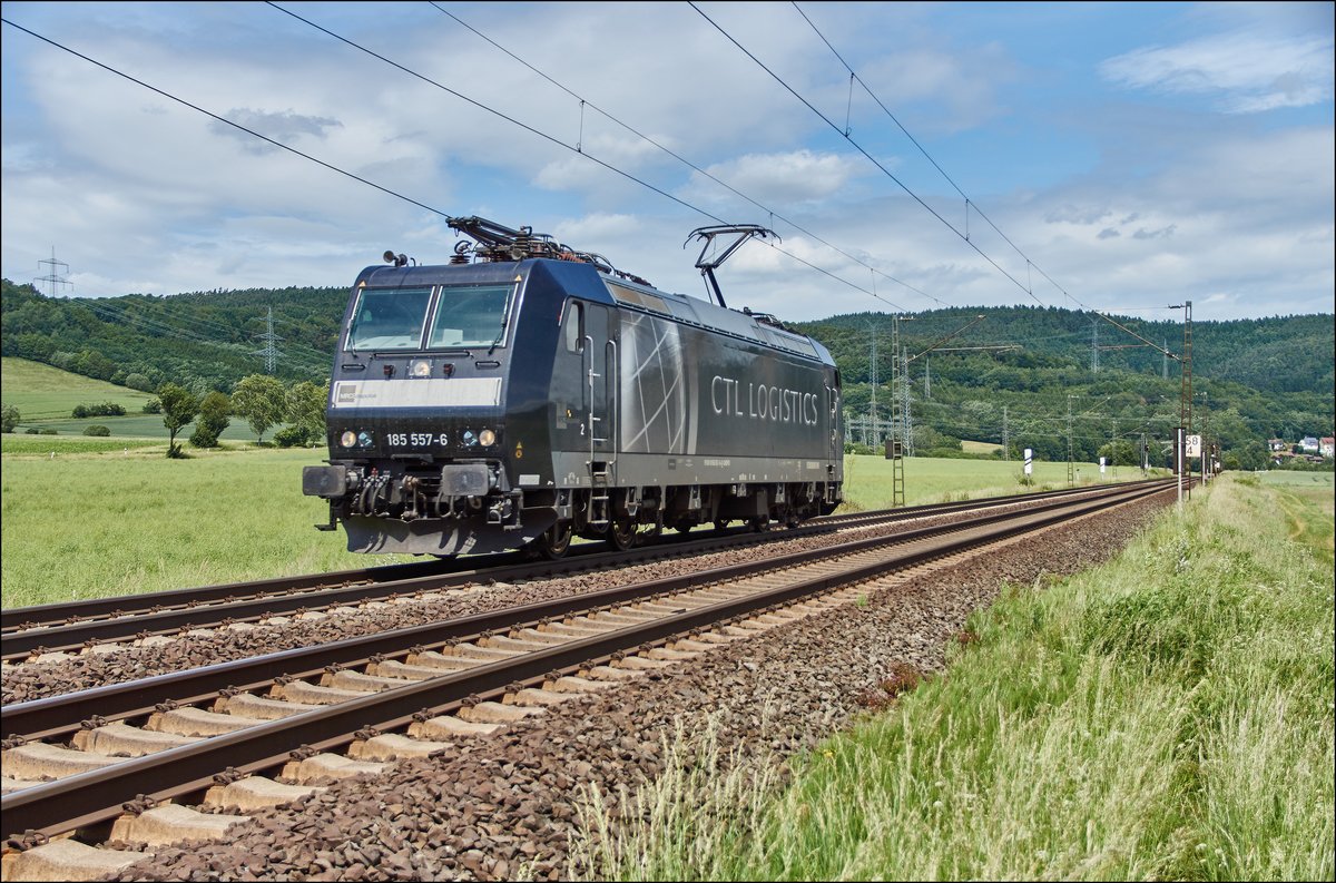 185 557-6 von CTL Logistics ist als Lz in Richtung Fulda bei Reilos am 08.06.2017 zu sehen.