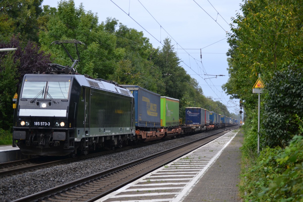 185 573-3 mit einem KV am 14.08.14 in Ostbevern. 