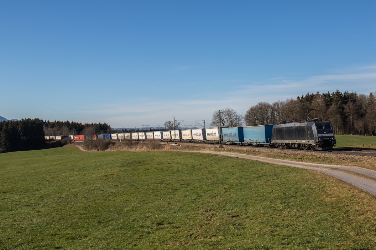 185 573 mit dem 41857 am 30. Januar 2016 bei Grabenstätt.