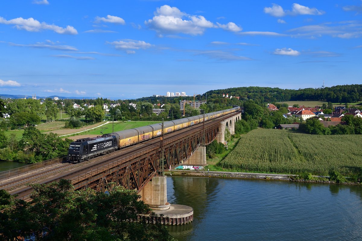 185 574 mit einem ARS Altmann am 11.09.2019 bei Regensburg-Prüfening. 