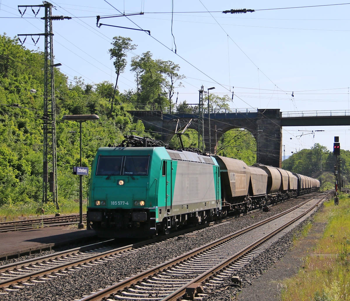 185 577-4 mit Getreidezug in Fahrtrichtung Norden. Aufgenommen am 04.06.2015 in Eichenberg. 