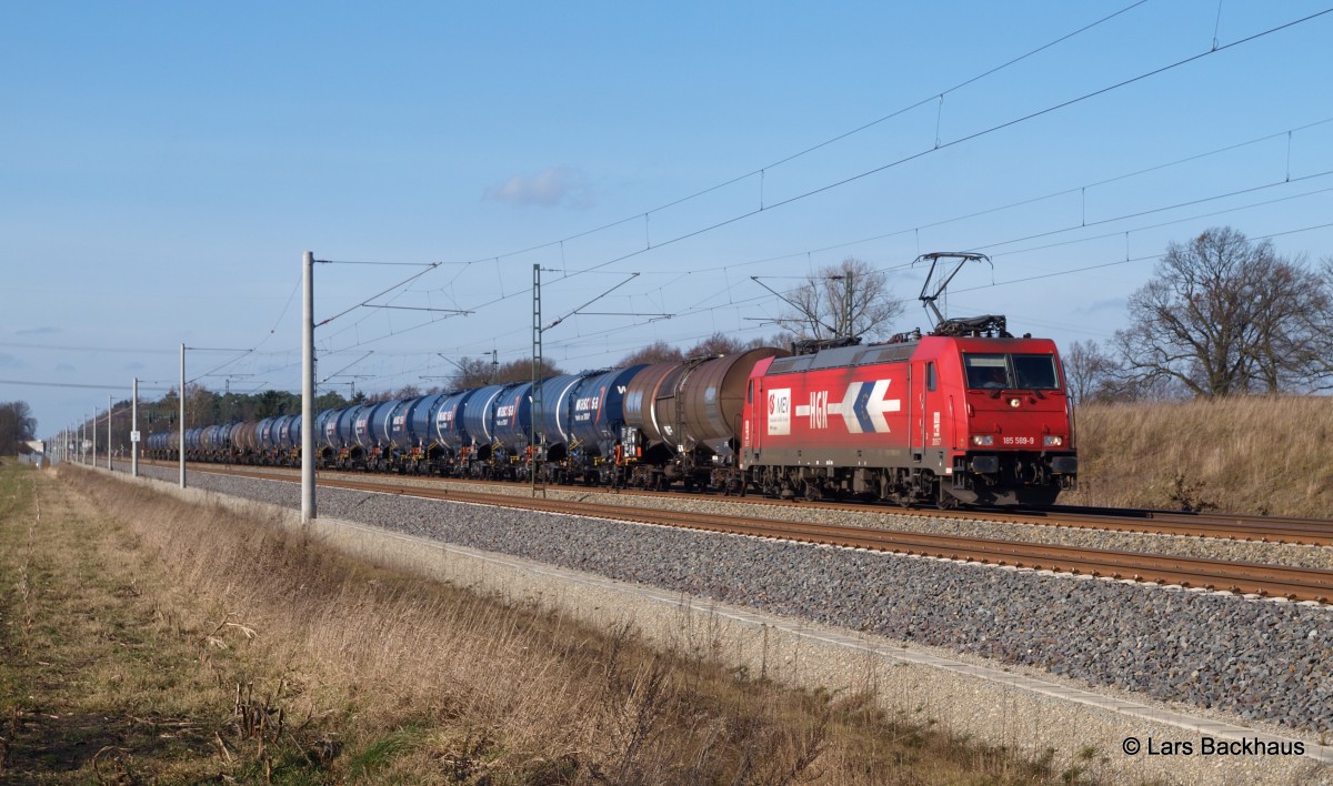 185 589-9 HGK passiert am 23.02.14 mit einem fast artreinen WASCOSA-Öler von der Hohen Schaar Bardowick-Bruch auf dem Weg Richtung Süden.
