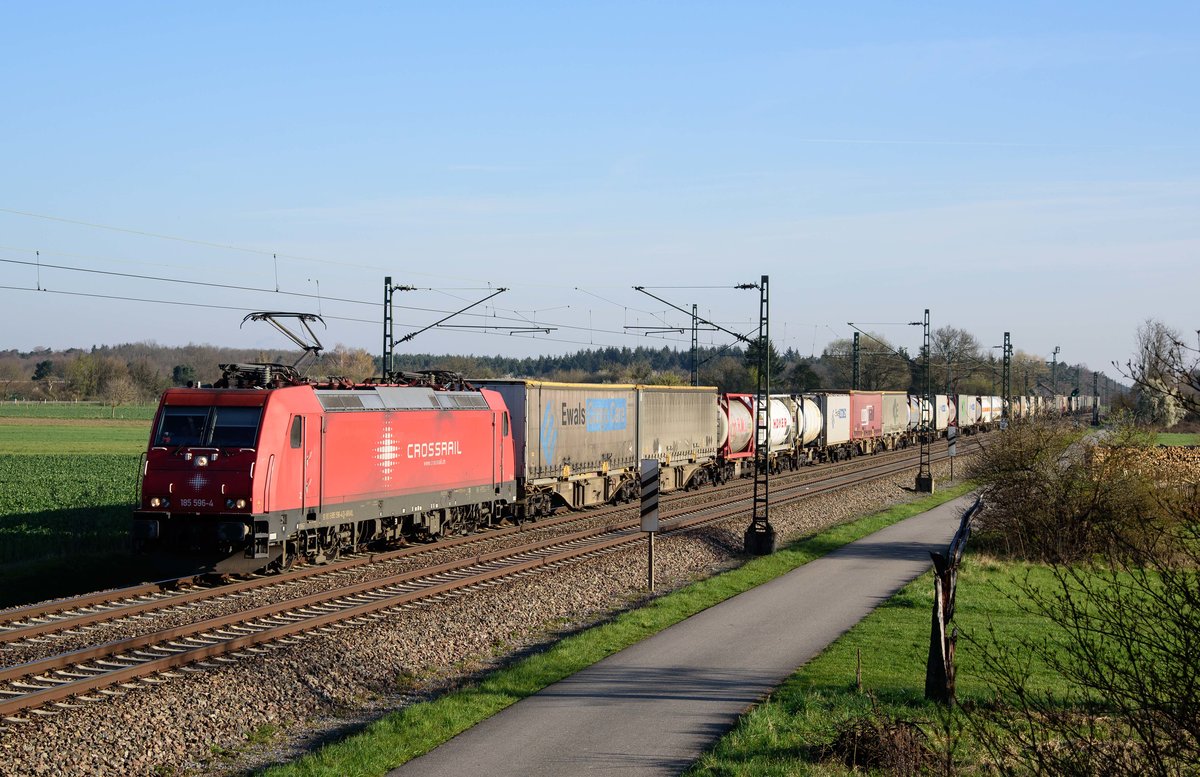185 596 XRail mit KLV in Richtung Süden.(Stutensee-Friedrichstal 7.4.2018).