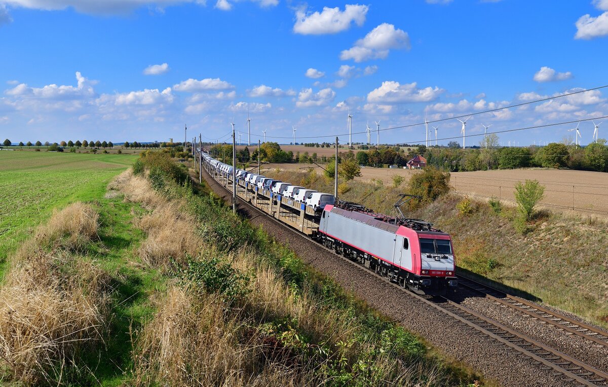 185 599 mit einem Autozug am 30.09.2022 bei Ovelgünne.