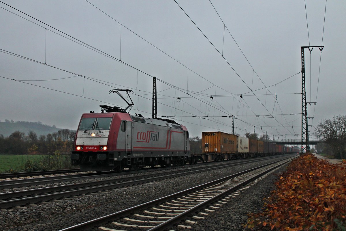 185 600-4 mit einem Containerzug nach Belgien am 29.11.2014 in Müllheim (Baden) und fuhr gen Freiburg.
