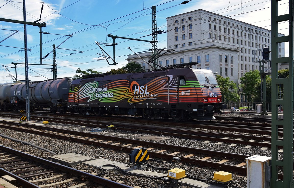 185 602-0 durchfährt Dresden am 29.09.2016.