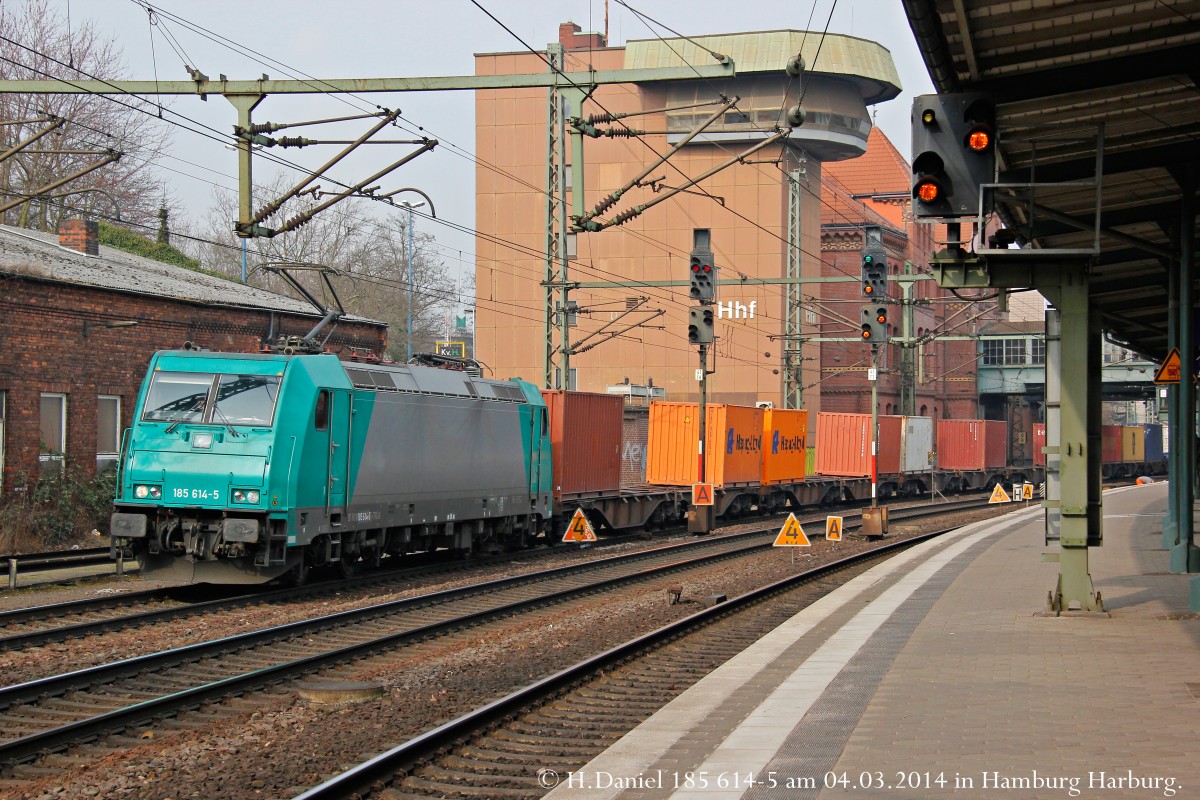 185 614-5 mit Containerzug in Hamburg Harburg, M�rz 2014.