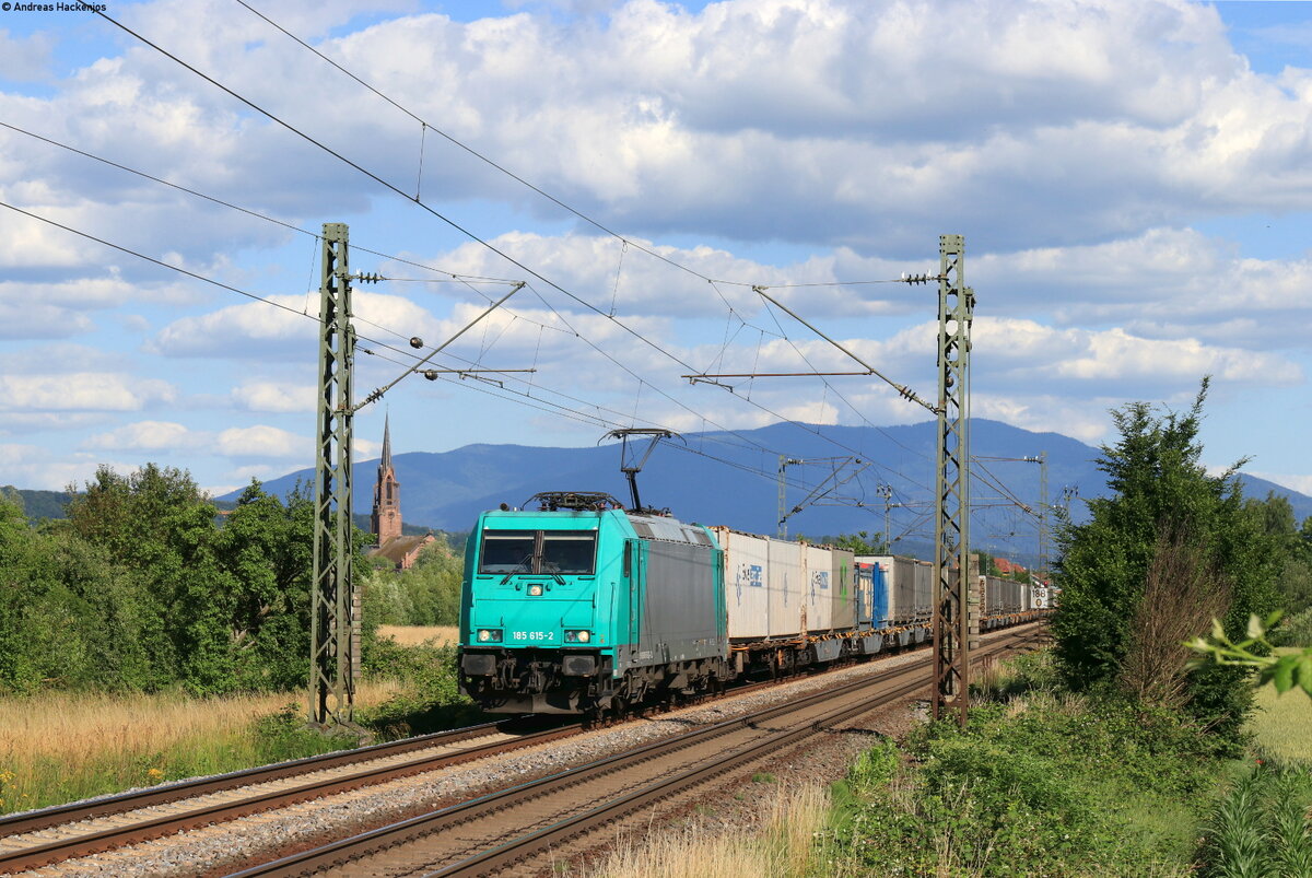 185 615-2 mit dem DGS 40114 (Novara - Genk) bei Köndringen 10.6.22
